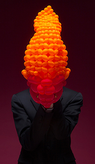 minus(-) ━━ 退廃美と生命の儚さを映す、唯一無二のダーク