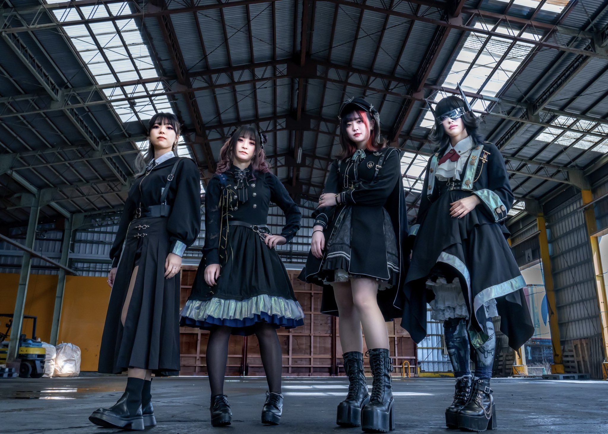 PaleNeØ モダンとオーセンティック、両方の雰囲気を併せ持つガールズ